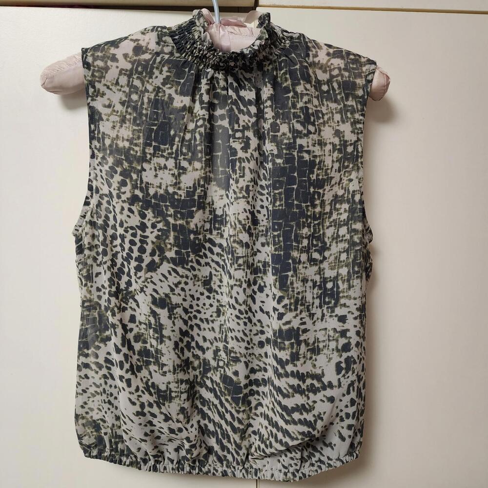NWT Express Animal Print Smocked Neck Split Back Womens Top Sz S Bodycon Dressy